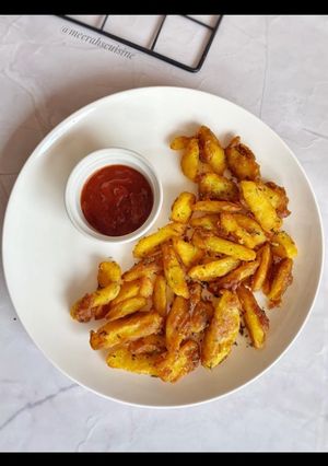 A picture of Crispy garlic potato wedges.