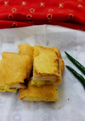 A picture of Bread pakoda.