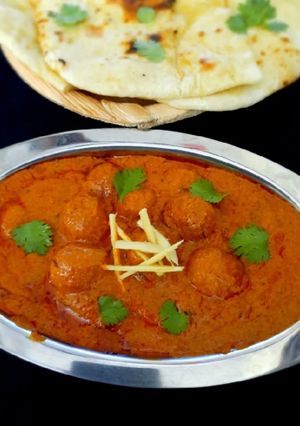 A picture of Dum aloo.
