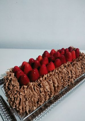 Una foto de Pionono Esponjoso con Crema Bariloche y Fr