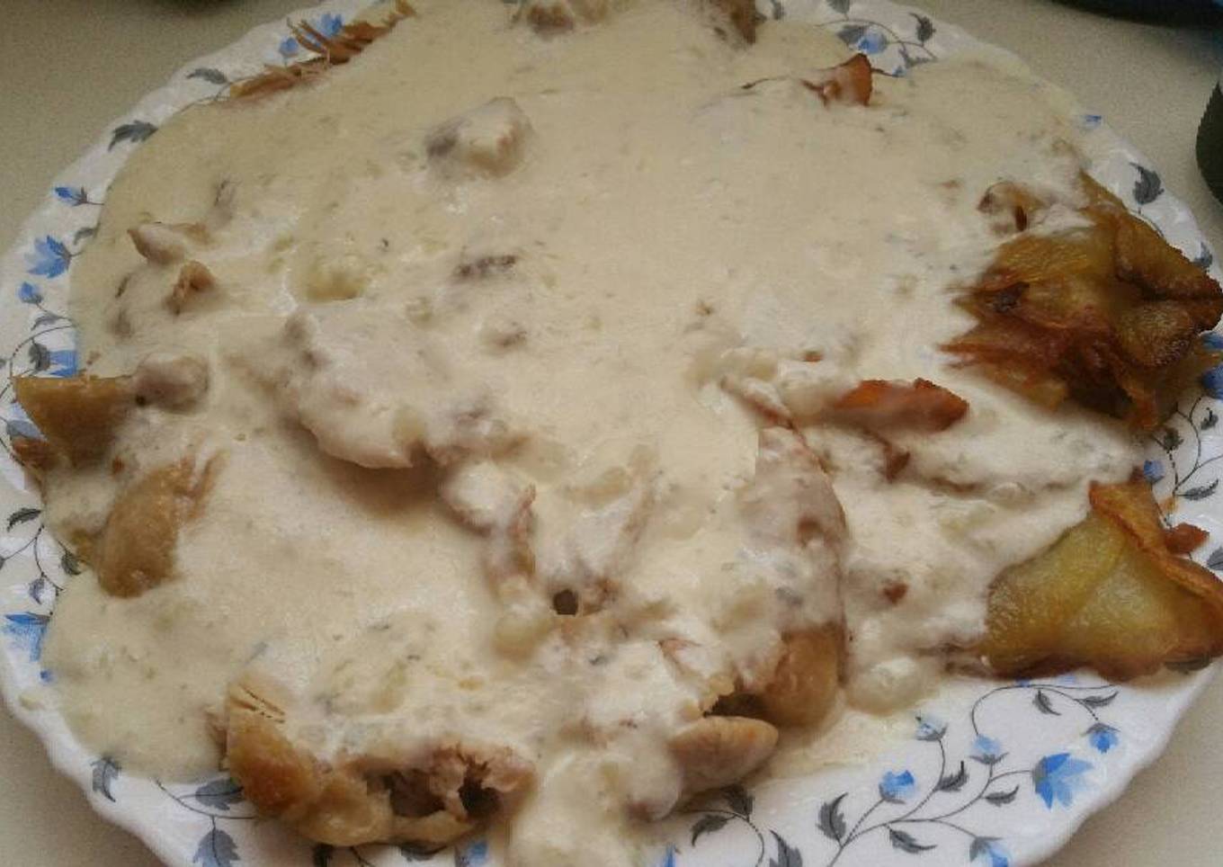 Filetes de contramuslo de pollo con Salsa de Queso azul