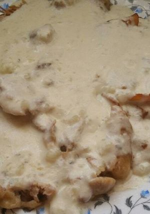 Foto principal de Filetes de contramuslo de pollo con Salsa de Queso azul