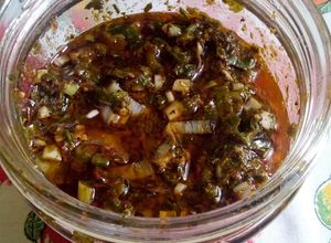 Una foto de Chimichurri de perejil y cebolleta