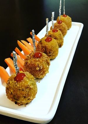 A picture of Potato Cheese Balls.