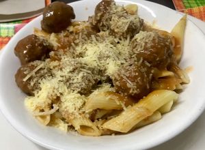 Una foto de Pastas con bolas de carne de cerdo