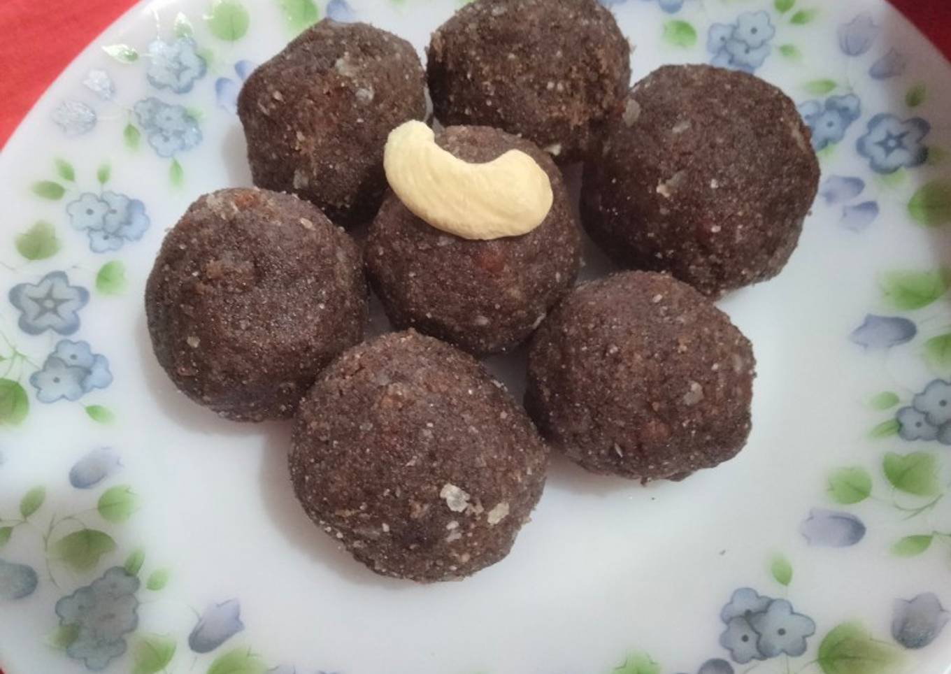 Steps to Make Super Quick Homemade Ragi and poha laddu