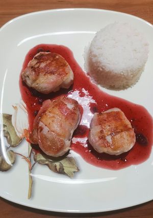 Baconös szűzpecsenye vörösboros áfonyalekvárral recept fotója