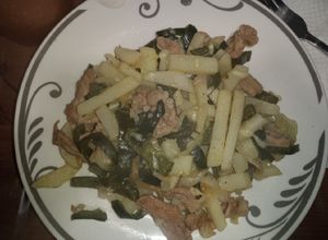 Una foto de Guisado de papas y algunas verduras