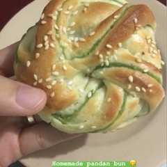 A picture of Pandan bun.