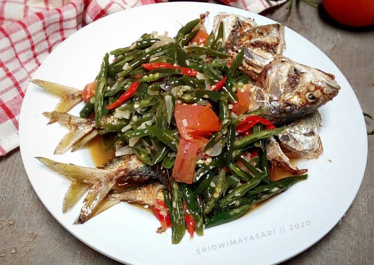 Resep Ikan Bumbu Iris Cabe Ijo, Menggugah Selera