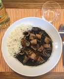 Chipirones encebollados en su tinta