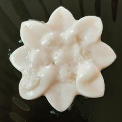 A picture of Bread Pudding Flowers.
