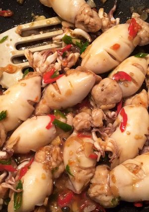 รูปของ หมึกยัดไส้หมูสับผัดพริก 😂