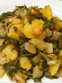 Una foto de Acelgas con patatas rehogadas al pimentón