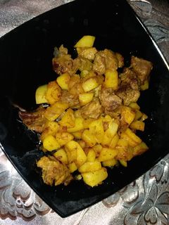 عکسی از دستور خوراک گوشت و سیب زمینی
