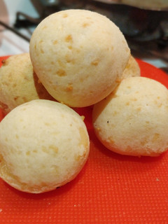 Una foto de Pan de queso Minero (Pão de Queijo)