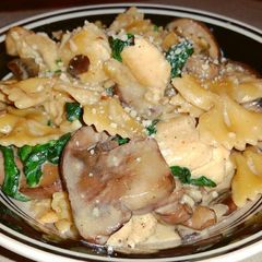 A picture of Creamy Mushroom Chicken Pasta.