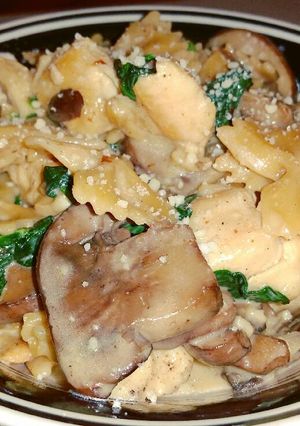 A picture of Creamy Mushroom Chicken Pasta.