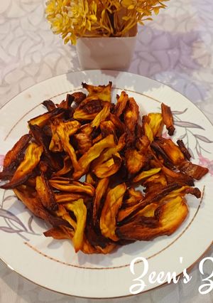A picture of Baked Ripe Jackfruit Chips.