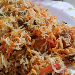 A picture of Chicken Dum biryani.