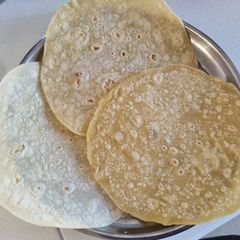 A picture of Rotli tortilla for any kind of wraps.