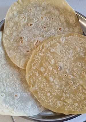 A picture of Rotli tortilla for any kind of wraps.
