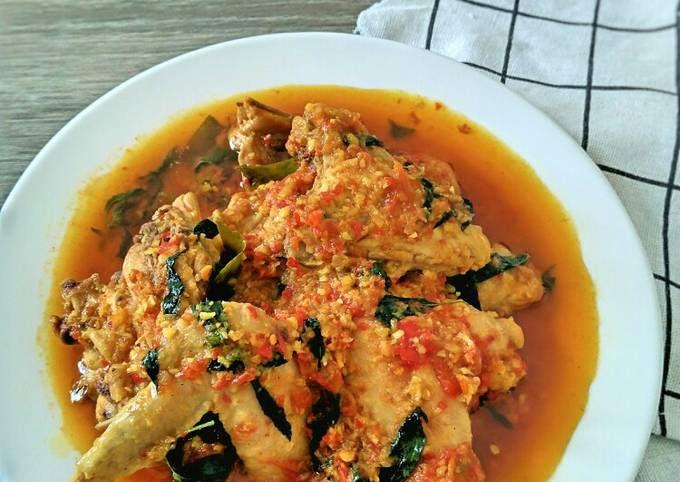 Ayam Woku Kemangi Khas Manado