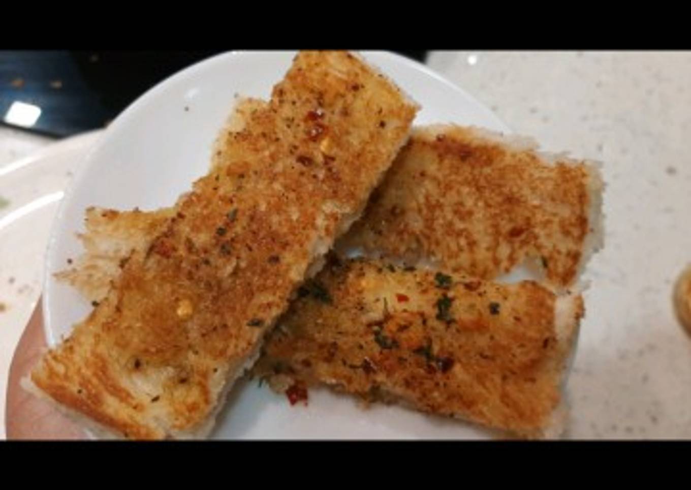 Instant garlic bread