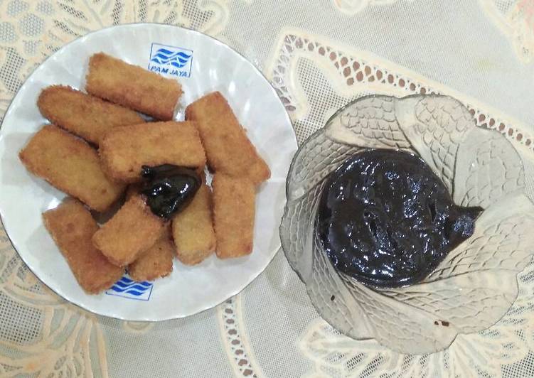 Nugget pisang cocol saus coklat