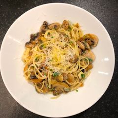 A picture of Cheesy Mushroom Spaghetti.