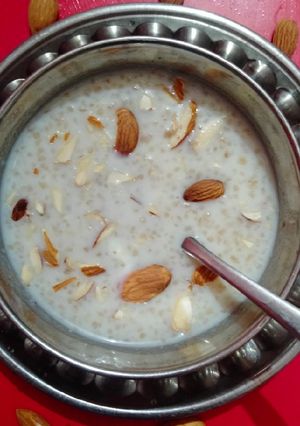 मीठा बादाम दलिया (meetha badam daliya recipe in Hindi) रेसिपी मुख्य फोटो