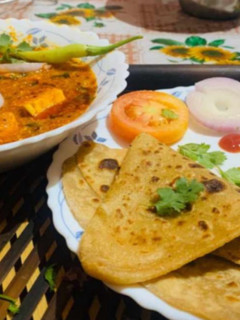 शाही पनीर (Shahi paneer recipe in hindi) रेसिपी मुख्य फोटो