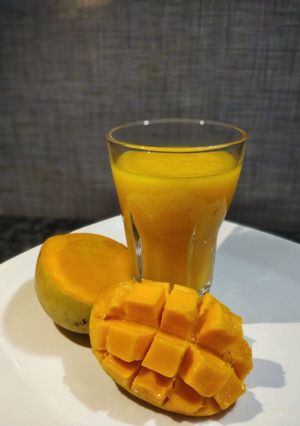 मँगो फ्रुटी (mango fruity recipe in marathi) रेसिपी चे मुख्य फोटो