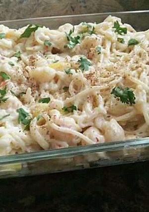 A picture of White sauce pasta.