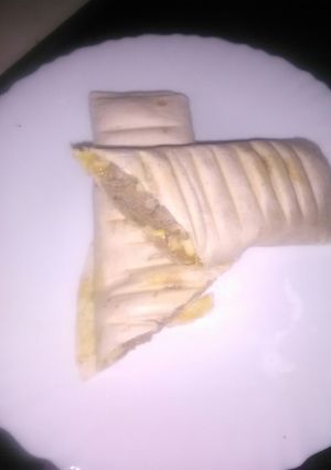 Φωτογραφία της συνταγής Τορτιγιες "burger" με κεφτεδακια που περισσεψαν απο το μεσημερι