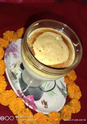 डालगोना कॉफ़ी(Dalgona coffee recipe in Hindi) रेसिपी मुख्य फोटो