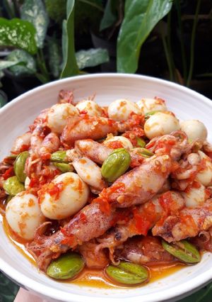 Foto resep Balado Cumi telur puyuh pete
