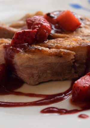 Foto principal de Secreto ibérico con Salsa de fresas y vino