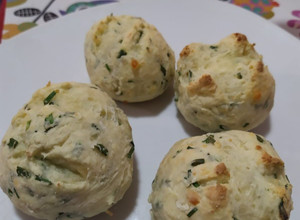 Una foto de Pancitos de queso y ciboulette 🧀