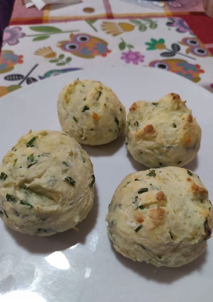 Una foto de Pancitos de queso y ciboulette 🧀