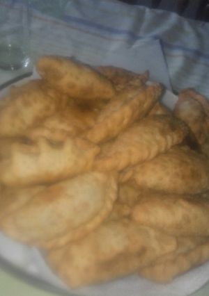Una foto de Empanadas de carne tipo Riojanas😊😊😊