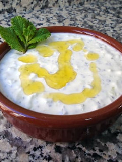 Una foto de Tzatziki griego