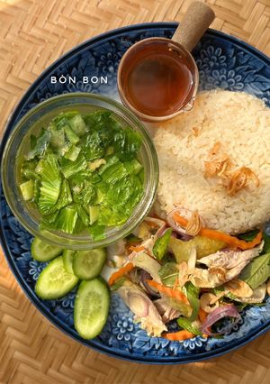 Hình của món Cơm Gà Phú Yên.