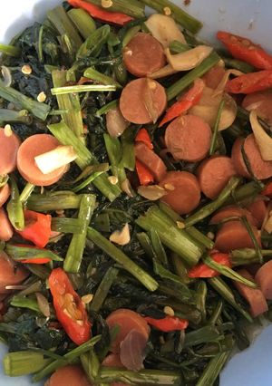 Foto resep Cah Kangkung Sosis ala Anak Kost