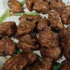 A picture of Chennai style chicken 65.