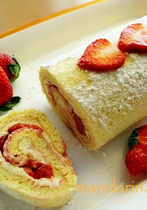Foto principal de Brazo de gitano con fresas y mascarpone