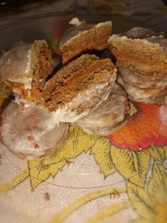 Una foto de Alfajores de chocolate cubiertos con glasé