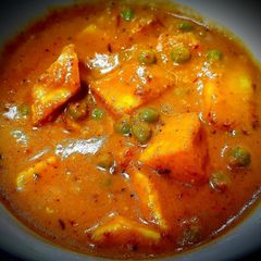 A picture of Matar Paneer.