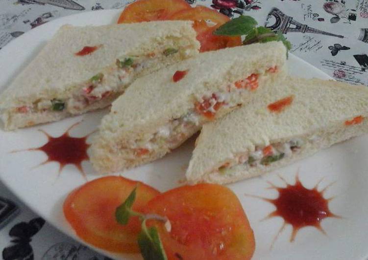 Recipe of Homemade Veg sandwich with hang curd