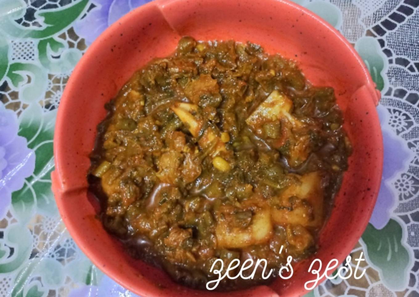 Palak Phalli Gosht (French Beans and Spinach Non-Veg Curry)